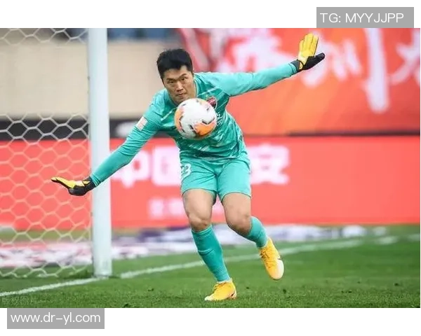 三分4中2!王豪杰功率回暖!但关键时刻被弃用,主帅用人无法看! 三分4中2!王豪杰功率回暖!但关键时刻被弃用,主帅用人无法看!