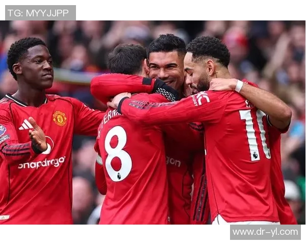 卡里克:曼联让前锋回撤援助B费和卡塞米罗,肖也在协助他们 卡里克:曼联让前锋回撤援助B费和卡塞米罗,肖也在协助他们